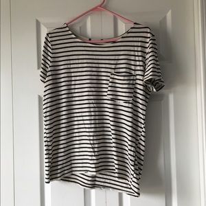 Black and white stripe T with small pocket