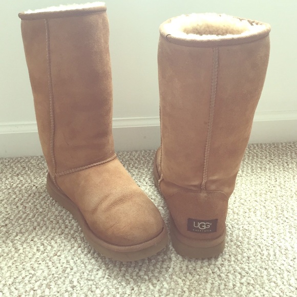 UGG boots, Camel color