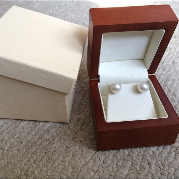 White Gold Pearl Earrings