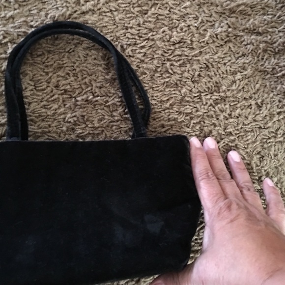 Small velvet purse. Never used. - Picture 3 of 4