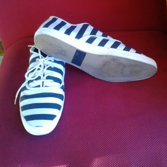 Shoes - Picture 2 of 2