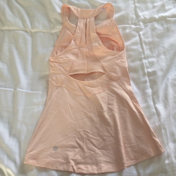 light pink lululemon tank