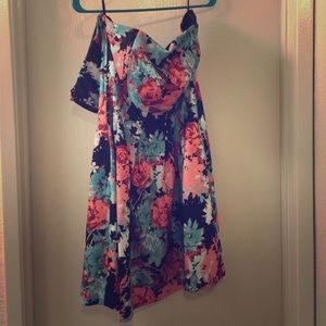 Awesome strapless mini dress!