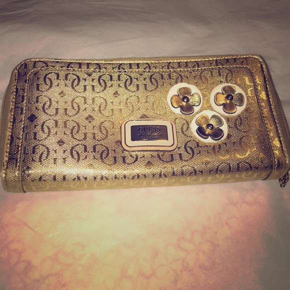 Guess Wallet