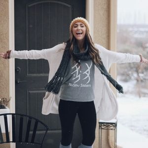 NuShu Symbol Tank Top