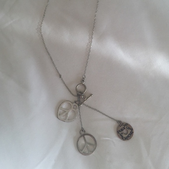 Silver 3 drop charm necklace