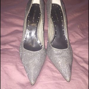 👠👠 Beautiful BCBGirls silver shoes that sparkle!