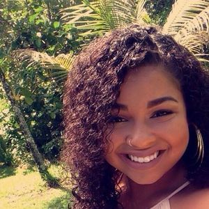 Meet your Posher, Cierra