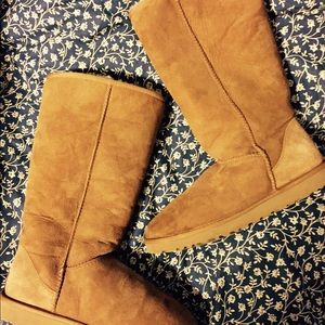 MAKE ME AN OFFER ✨ Tall Chestnut Ugg Boots