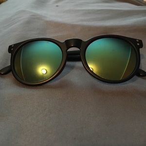Green refector sunglasses