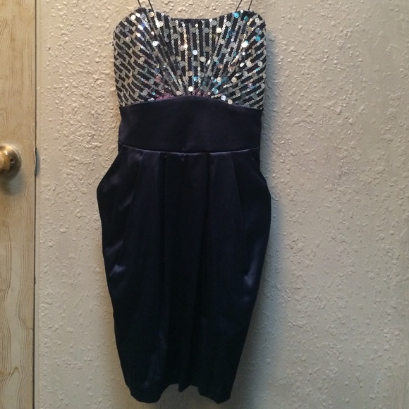 Navy blue strapless dress