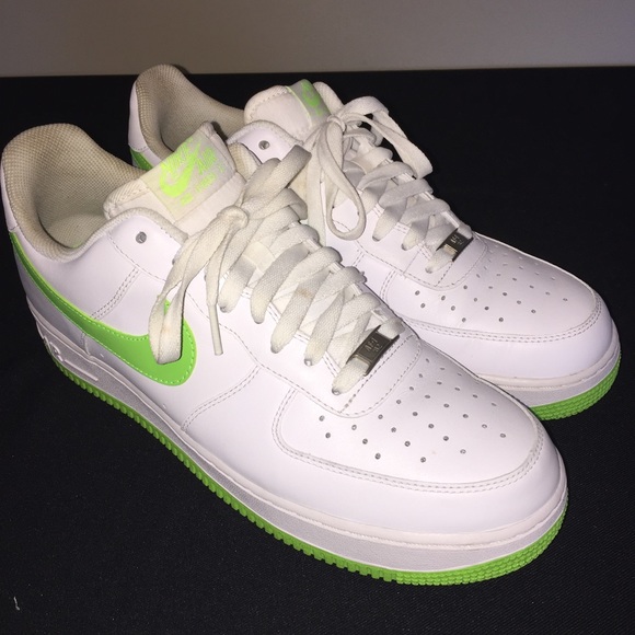 NIKE AIR FORCE 1