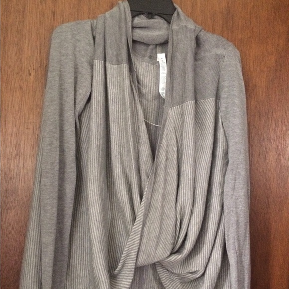 Lululemon iconic wrap