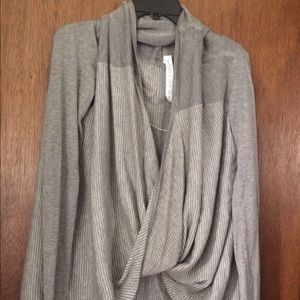 Lululemon iconic wrap