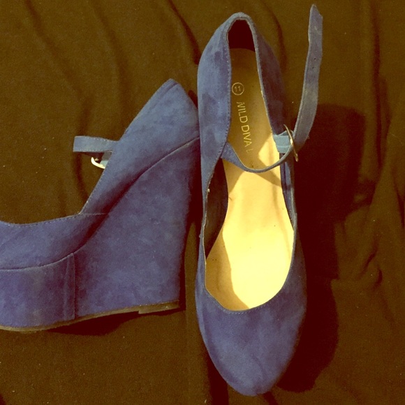 Blue wedges