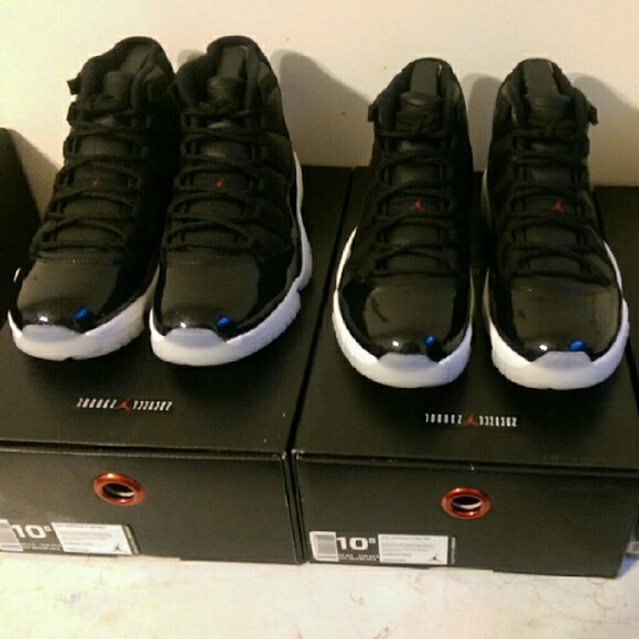 Retro 11 - Picture 1 of 1