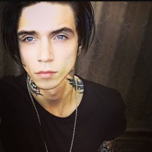 Meet your Posher, Cristal