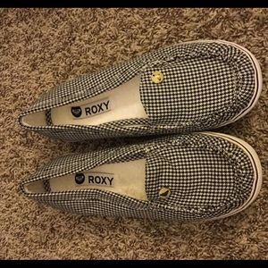 Roxy fur lined slip on sneakers