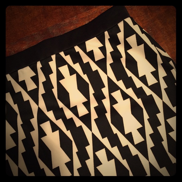 Must Have Dresses & Skirts - NWT Geometric Print Mini