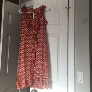 Ruffled, sleeveless and patterned Tory Burch dress
