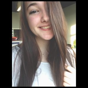 Meet your Posher, Olivia