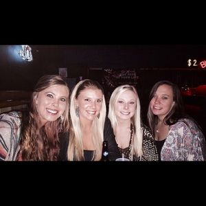 Meet your Posher, Lauren