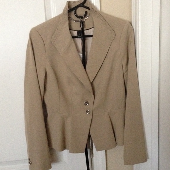 NWT beige blazer