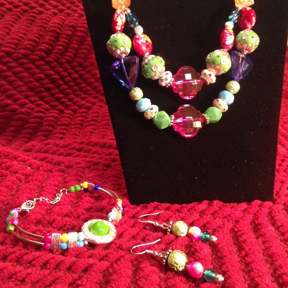 Handcrafted Jewelry - 🌺SOLD🌺 - Cheery Necklace, Bracelet & Earring Set