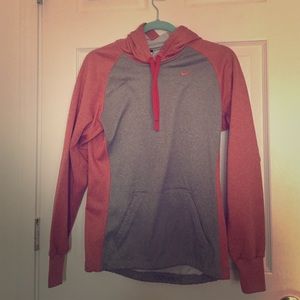 Nike therma-fit sweater
