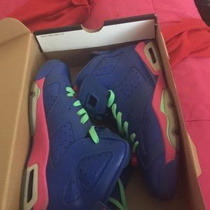 Jordan 6 grade school size 7 gs