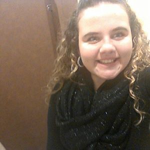 Meet your Posher, Isabella