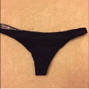 Acacia Pavils Bottoms