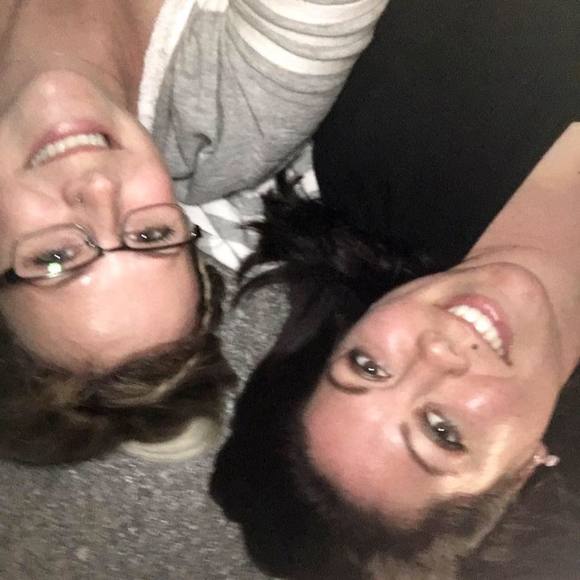 Meet your Posher, Beth - Picture 1 of 1