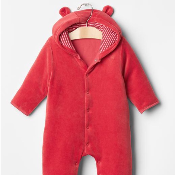 New! Gap Velour Bear footed Romper/ new - 6/12mnth