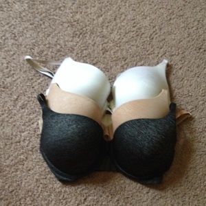 32DD VS bras