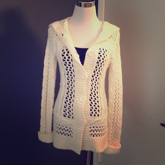 Hooded off white sweater