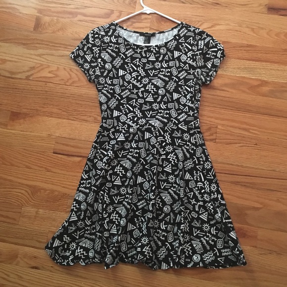 Forever 21 black and white skater dress