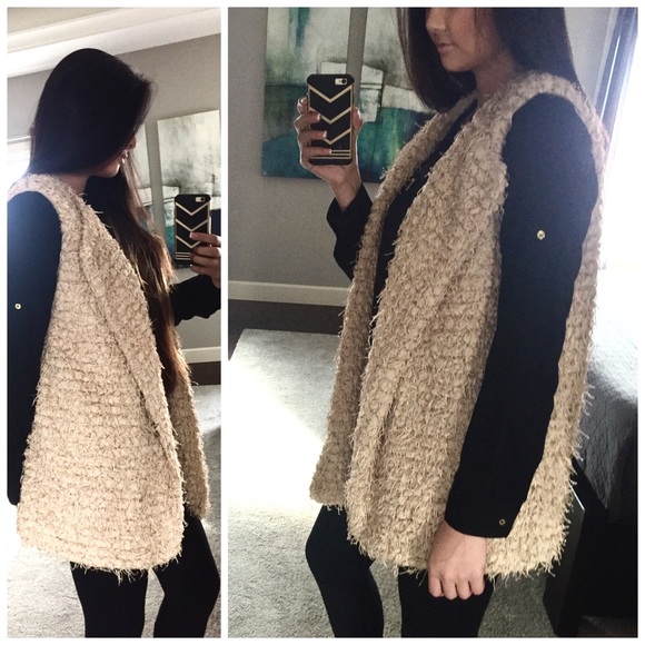 ▪️SALE▪️HP Cozy Khaki Flyaway Vest - Picture 2 of 3