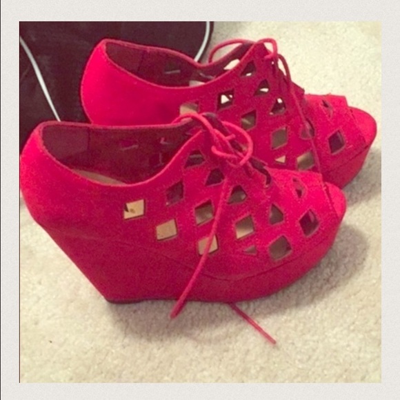 Red Hot Wedges