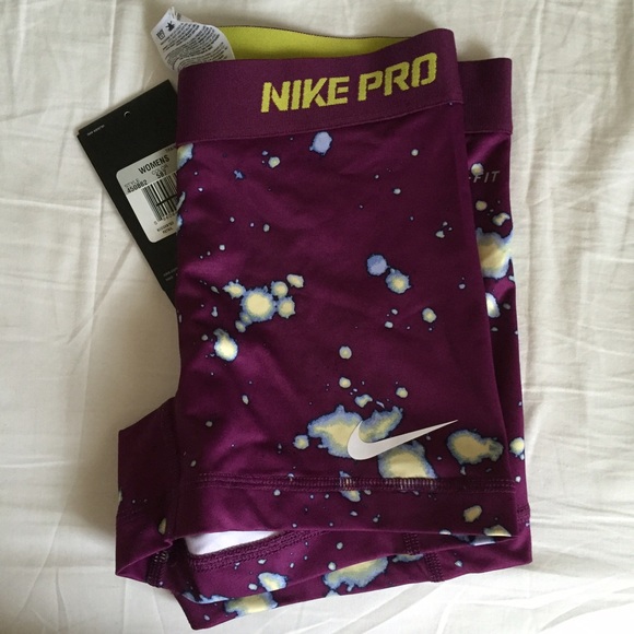 Nike Pro Rare XS. NWT.