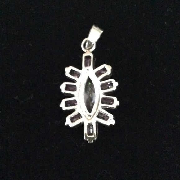 Beautiful 1" charm , Sterling silver - Picture 2 of 2