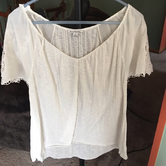 Super cute American Eagle shirt
