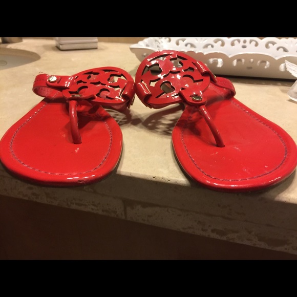 Auth Tory Burch patent leather red  size 8