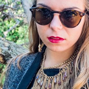 Meet your Posher, Devan