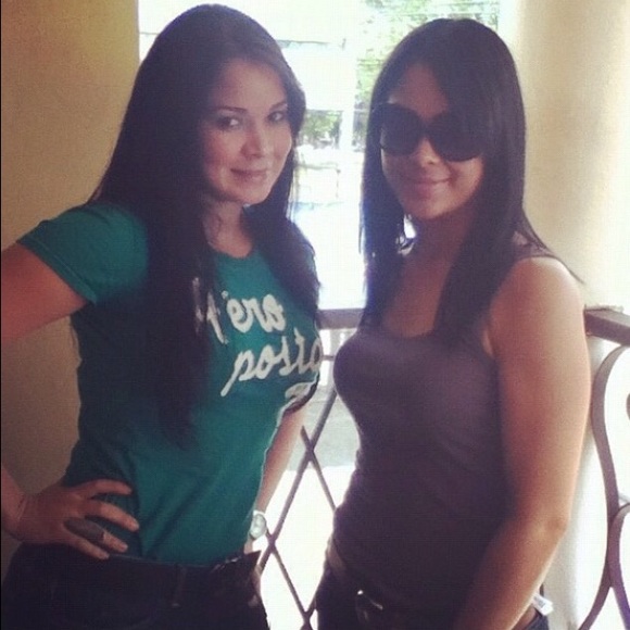 Meet your Posher, Julissa