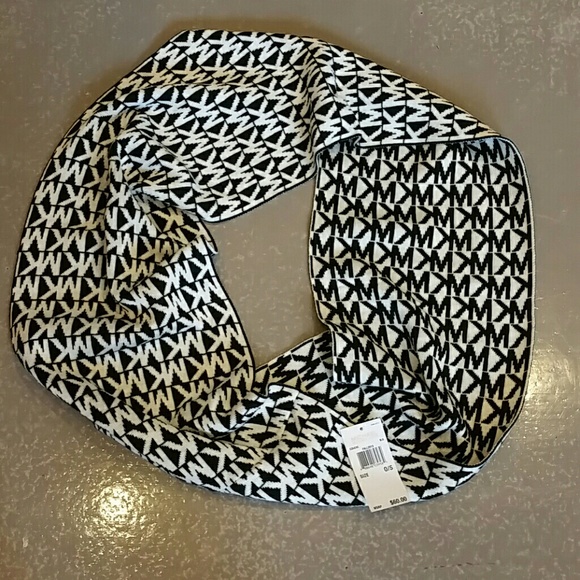 🚨LAST DAY 🚨 💯Michael Kors infinity scarf NWT - Picture 2 of 4