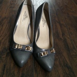 Gray and gold bow heels