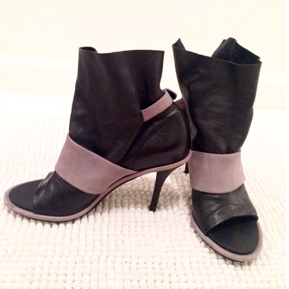 Balenciaga Shoes - BALENCIAGA SANDAL BOOTS BLACK/GRAY PERFECT CONDIT