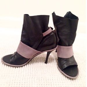 BALENCIAGA SANDAL BOOTS BLACK/GRAY PERFECT CONDIT