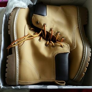 Brand new tan boots